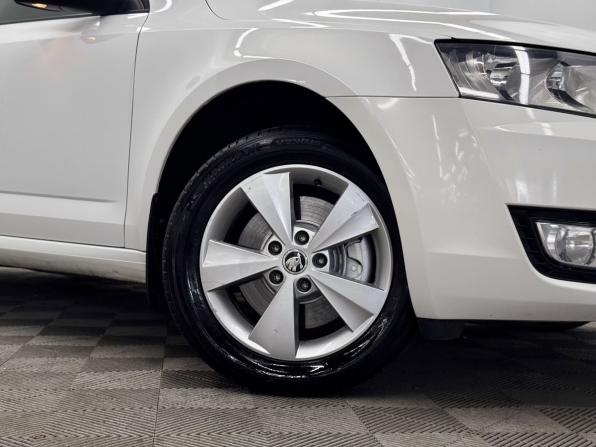 Skoda Octavia III (A7) с пробегом 2013 года, цена 1 290 000 рублей, 112872 км, лифтбек, Автокод Объявления