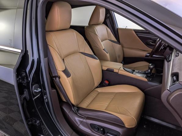 Lexus ES VII с пробегом 2020 года, цена 3 300 000 рублей, 156969 км, седан, Автокод Объявления