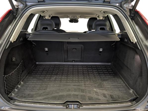 Volvo XC60 II с пробегом 2021 года, цена 4 085 000 рублей, 60002 км, внедорожник, Автокод Объявления