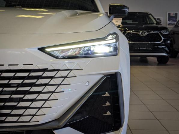 Changan UNI-V I с пробегом 2024 года, цена 2 299 500 рублей, 5650 км, лифтбек, Автокод Объявления