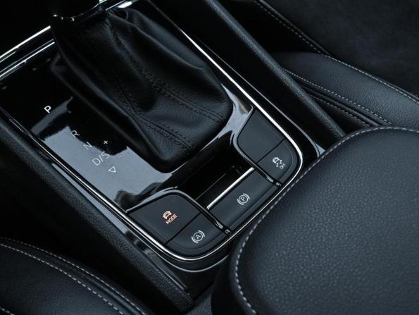 Skoda Karoq I с пробегом 2017 года, цена 2 279 000 рублей, 94520 км, внедорожник, Автокод Объявления