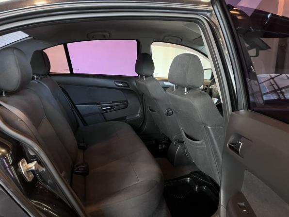 Opel Astra H Рестайлинг с пробегом 2012 года, цена 510 000 рублей, 243716 км, седан, Автокод Объявления