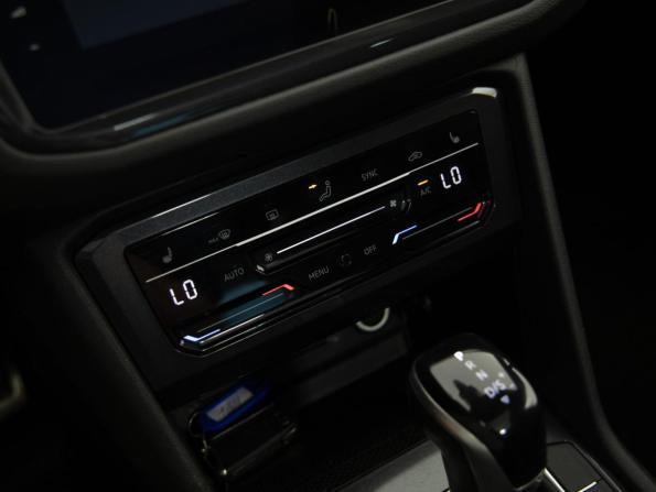 Volkswagen Tiguan II Рестайлинг с пробегом 2021 года, цена 2 799 000 рублей, 181320 км, внедорожник, Автокод Объявления