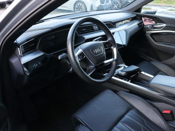 Audi e-tron I с пробегом 2021 года, цена 5 500 000 рублей, 50337 км, внедорожник, Автокод Объявления