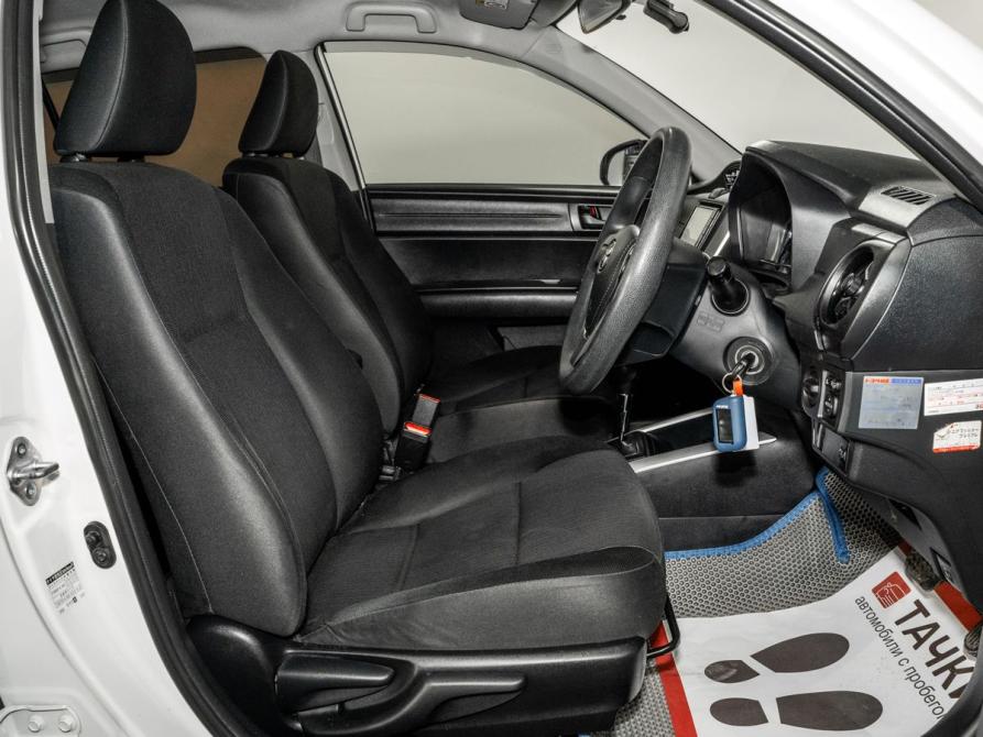 Toyota Corolla XI (E160 E170 E180) Рестайлинг 1 Иркутск  - изображение 5