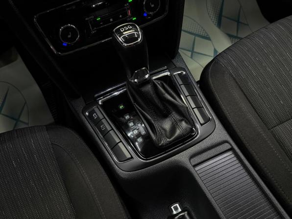 Skoda Superb II Рестайлинг с пробегом 2014 года, цена 980 000 рублей, 262601 км, лифтбек, Автокод Объявления