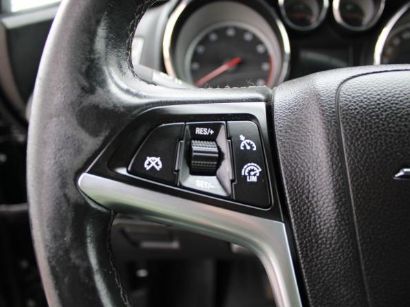 Opel Astra J с пробегом 2012 года, цена 610 000 рублей, 176169 км, хэтчбек, Автокод Объявления