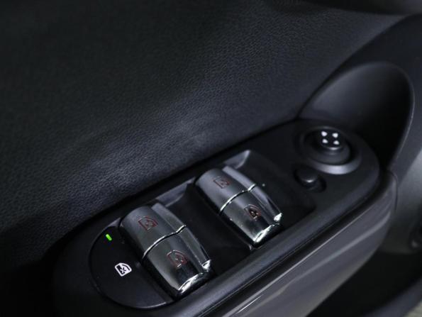 Mini Hatch III (F55/F56) с пробегом 2017 года, цена 1 800 000 рублей, 81000 км, хэтчбек, Автокод Объявления