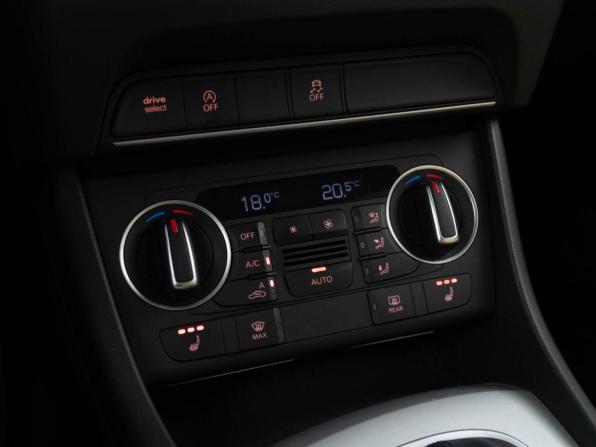 Audi Q3 I (8U) Рестайлинг с пробегом 2015 года, цена 1 998 999 рублей, 61314 км, внедорожник, Автокод Объявления