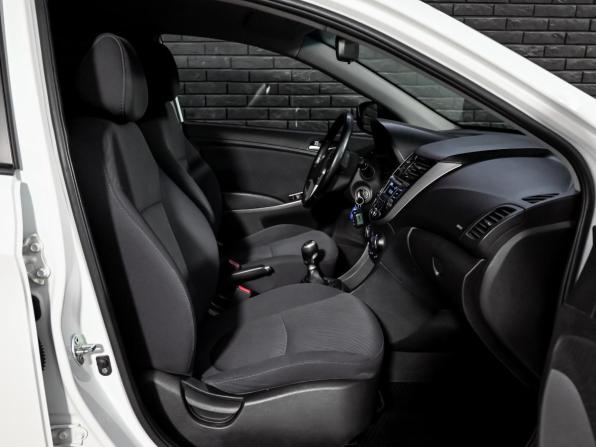 Hyundai Solaris I с пробегом 2014 года, цена 1 040 000 рублей, 196772 км, седан, Автокод Объявления