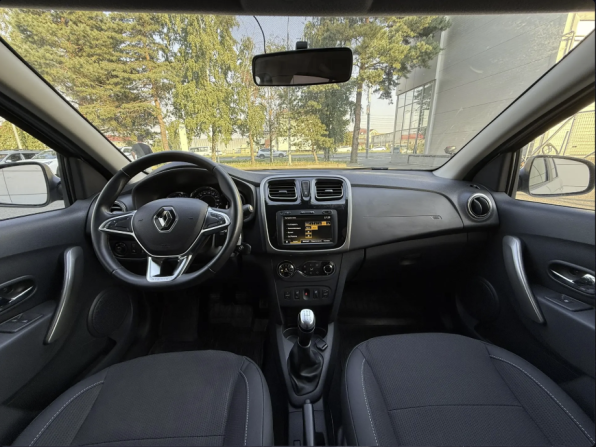 Renault Sandero II Рестайлинг с пробегом 2020 года, цена 1 093 000 рублей, 82000 км, хэтчбек, Автокод Объявления
