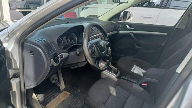 Skoda Octavia II (A5) Рестайлинг с пробегом 2013 года, цена 741 000 рублей, 262000 км, лифтбек, Автокод Объявления