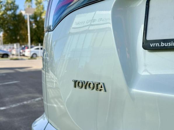 Toyota RAV4 IV (XA40) Рестайлинг с пробегом 2017 года, цена 2 145 000 рублей, 183924 км, внедорожник, Автокод Объявления