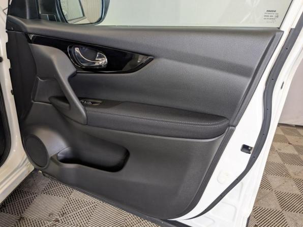 Nissan Qashqai II с пробегом 2017 года, цена 1 370 000 рублей, 120605 км, внедорожник, Автокод Объявления