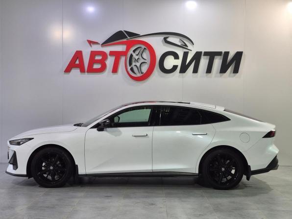 Changan UNI-V I с пробегом 2022 года, цена 2 015 000 рублей, 41000 км, лифтбек, Автокод Объявления