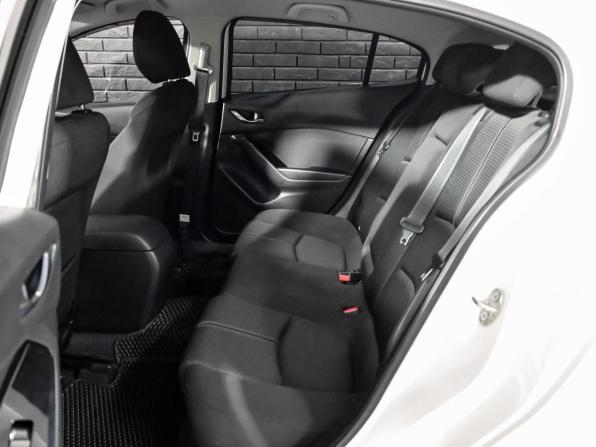 Mazda Axela III Рестайлинг с пробегом 2017 года, цена 1 435 000 рублей, 125682 км, хэтчбек, Автокод Объявления
