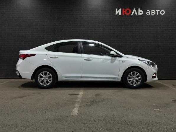 Hyundai Solaris II с пробегом 2018 года, цена 1 320 000 рублей, 54807 км, седан, Автокод Объявления