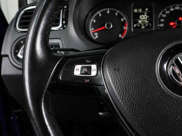 Volkswagen Polo V Рестайлинг с пробегом 2017 года, цена 1 299 000 рублей, 98779 км, седан, Автокод Объявления
