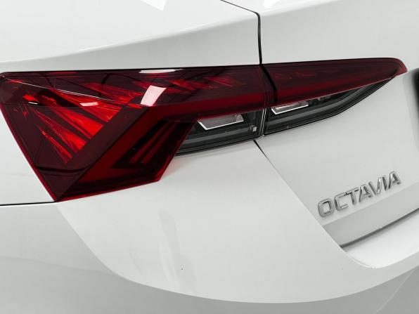 Skoda Octavia IV (A8) с пробегом 2021 года, цена 2 430 000 рублей, 82500 км, лифтбек, Автокод Объявления