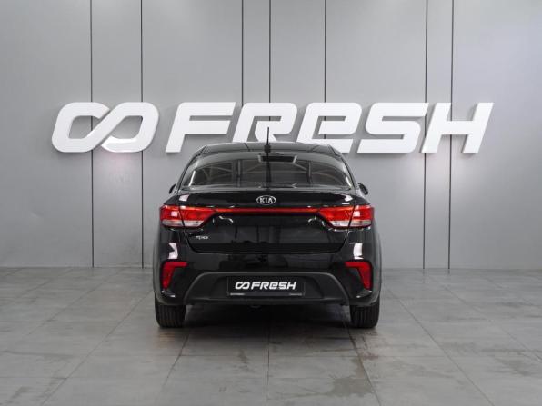 Kia Rio IV с пробегом 2018 года, цена 1 699 000 рублей, 85124 км, седан, Автокод Объявления