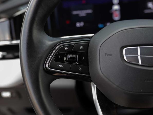 Geely Atlas II с пробегом 2023 года, цена 2 570 000 рублей, 49334 км, внедорожник, Автокод Объявления