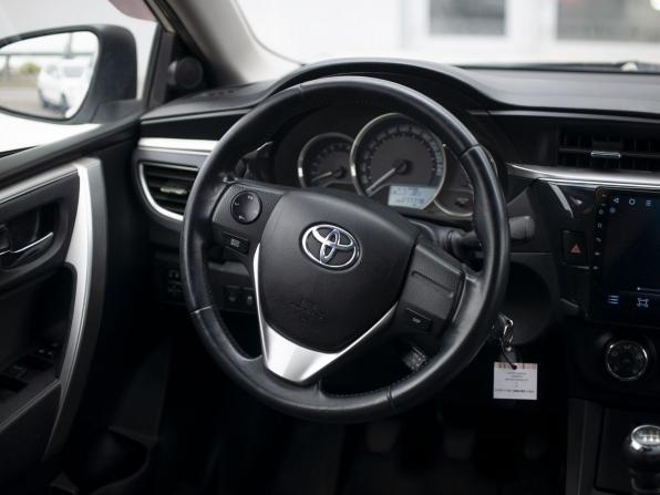 Toyota Corolla XI (E160 E170 E180) с пробегом 2013 года, цена 1 110 000 рублей, 277778 км, седан, Автокод Объявления