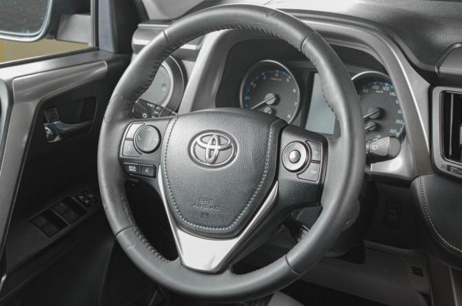 Toyota RAV4 IV (XA40) Рестайлинг с пробегом 2016 года, цена 2 199 000 рублей, 150000 км, внедорожник, Автокод Объявления