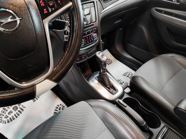 Opel Mokka I с пробегом 2013 года, цена 1 069 300 рублей, 177760 км, внедорожник, Автокод Объявления