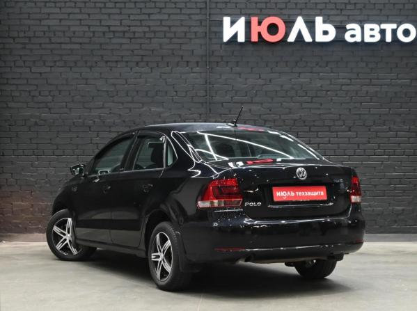Volkswagen Polo V Рестайлинг с пробегом 2017 года, цена 1 080 000 рублей, 52743 км, седан, Автокод Объявления