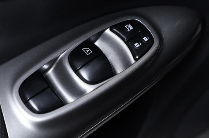 Nissan Juke I с пробегом 2012 года, цена 1 099 000 рублей, 124600 км, внедорожник, Автокод Объявления