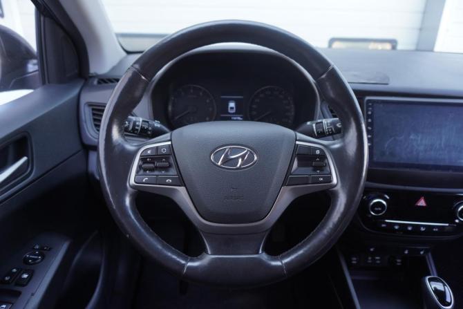 Hyundai Solaris II с пробегом 2018 года, цена 1 230 000 рублей, 114176 км, седан, Автокод Объявления