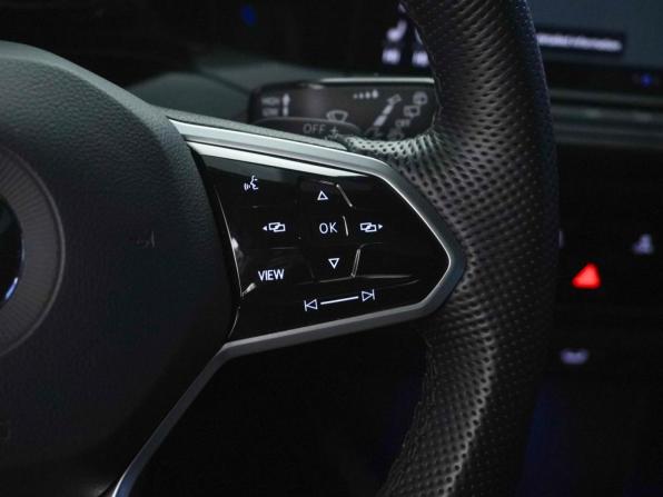 Volkswagen Golf VIII с пробегом 2022 года, цена 2 888 444 рубля, 75200 км, хэтчбек, Автокод Объявления