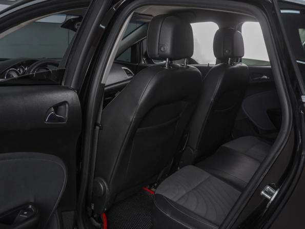 Opel Astra J Рестайлинг с пробегом 2013 года, цена 1 120 000 рублей, 122783 км, седан, Автокод Объявления