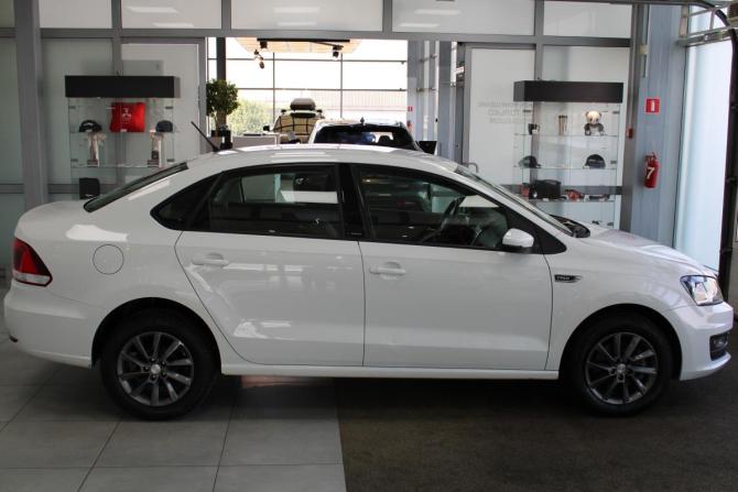 Volkswagen Polo V Рестайлинг с пробегом 2016 года, цена 1 050 000 рублей, 119000 км, седан, Автокод Объявления