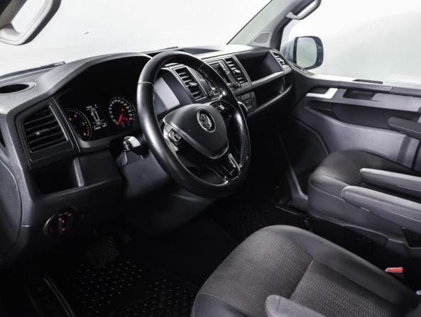 Volkswagen Caravelle T6 с пробегом 2015 года, цена 2 190 000 рублей, 226925 км, минивэн, Автокод Объявления