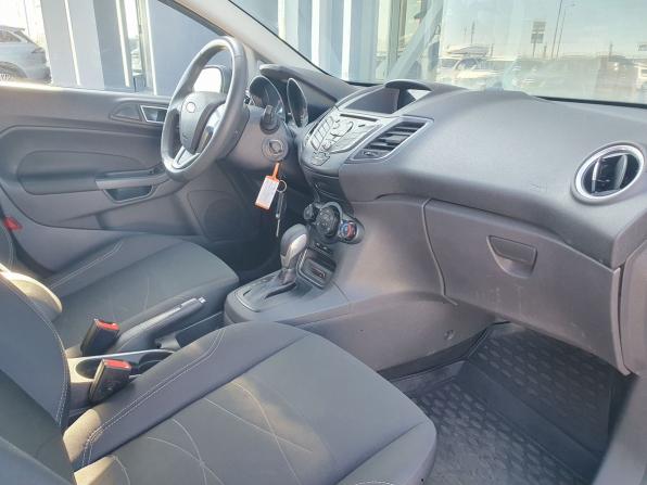 Ford Fiesta Mk6 Рестайлинг с пробегом 2017 года, цена 865 000 рублей, 105600 км, хэтчбек, Автокод Объявления