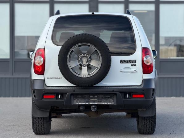 Chevrolet Niva I Рестайлинг с пробегом 2017 года, цена 850 000 рублей, 137000 км, внедорожник, Автокод Объявления