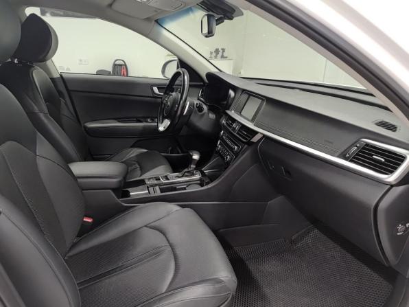 Kia Optima IV Рестайлинг с пробегом 2018 года, цена 1 963 000 рублей, 107562 км, седан, Автокод Объявления