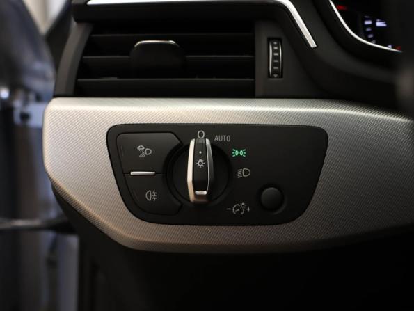 Audi A4 V (B9) с пробегом 2018 года, цена 2 725 000 рублей, 156012 км, седан, Автокод Объявления