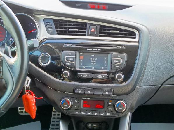 Kia Ceed II Рестайлинг с пробегом 2016 года, цена 1 259 995 рублей, 141341 км, хэтчбек, Автокод Объявления