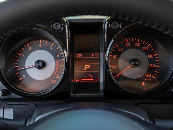 Suzuki Jimny IV с пробегом 2025 года, цена 3 650 000 рублей, 111 км, внедорожник, Автокод Объявления