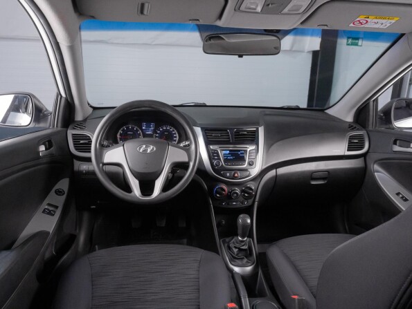 Hyundai Solaris I Рестайлинг с пробегом 2014 года, цена 929 000 рублей, 132809 км, хэтчбек, Автокод Объявления
