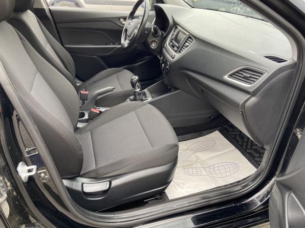 Hyundai Solaris II с пробегом 2018 года, цена 895 000 рублей, 161000 км, седан, Автокод Объявления