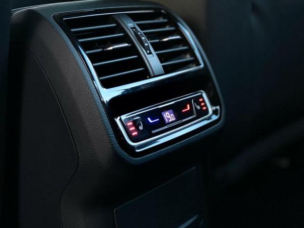 Volkswagen Passat B8 Рестайлинг с пробегом 2021 года, цена 2 230 600 рублей, 117426 км, седан, Автокод Объявления