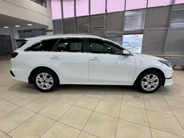 Kia Ceed III Рестайлинг с пробегом 2021 года, цена 2 020 000 рублей, 30538 км, универсал, Автокод Объявления