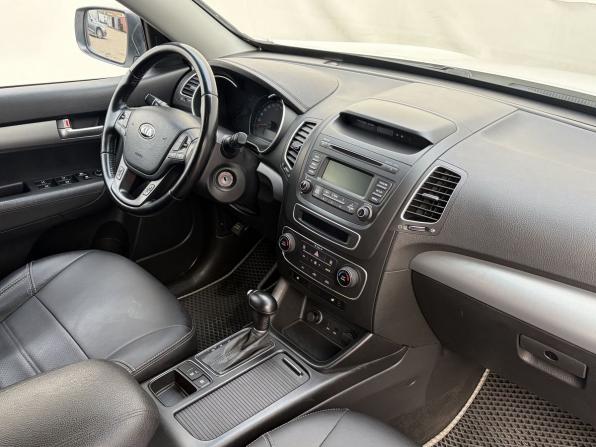 Kia Sorento II Рестайлинг с пробегом 2013 года, цена 1 430 000 рублей, 241100 км, внедорожник, Автокод Объявления