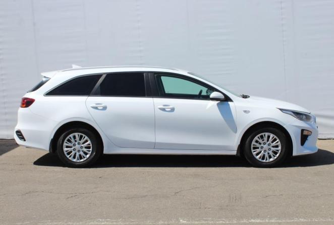 Kia Ceed III с пробегом 2021 года, цена 1 600 000 рублей, 138218 км, универсал, Автокод Объявления