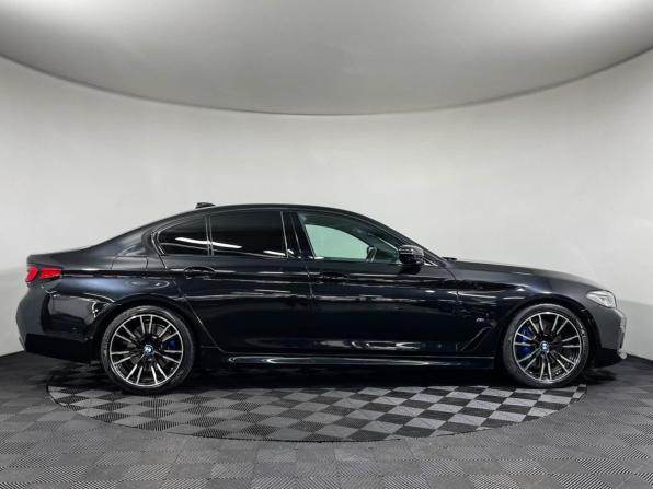 BMW 5 серии VII (G30/G31/G38) Рестайлинг с пробегом 2021 года, цена 4 235 000 рублей, 63000 км, седан, Автокод Объявления