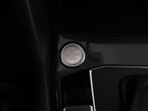 Volkswagen Tiguan II с пробегом 2020 года, цена 2 699 000 рублей, 129231 км, внедорожник, Автокод Объявления