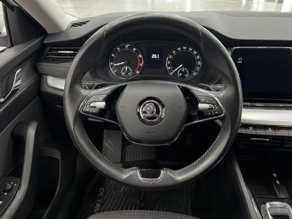 Skoda Octavia IV (A8) с пробегом 2021 года, цена 2 430 000 рублей, 82500 км, лифтбек, Автокод Объявления